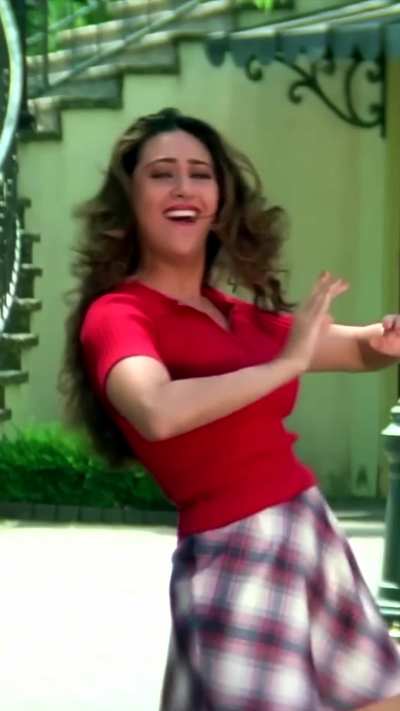 Kya sexy maal hai yaar Karisma Kapoor fuckk! 🤤🔥💦 bahot mazza aega isse chodne me kya moves hai bc!