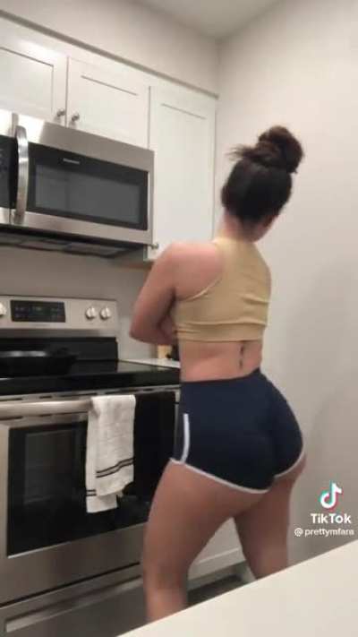 The things I would do to her🥵😮‍💨