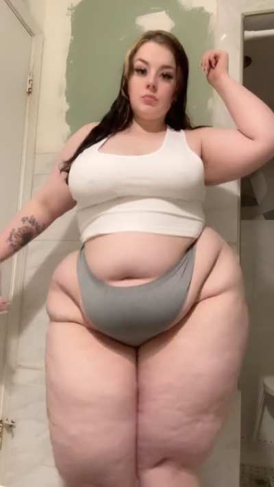 Big is the new sexy.. tell me I'm wrong I dare you