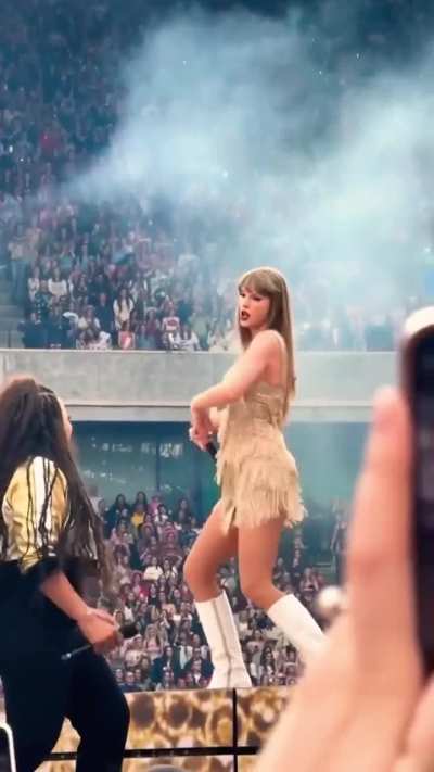 Taylor swift dance moves