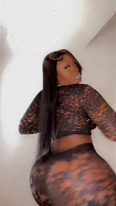 Shaking Ass