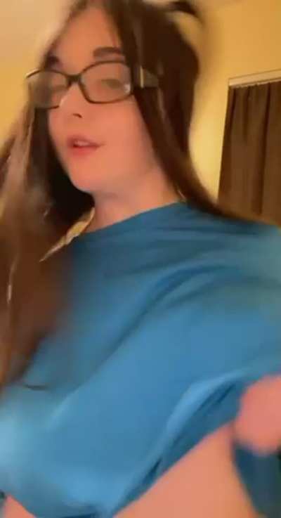 I wanna [drop] my tits on your cock :3