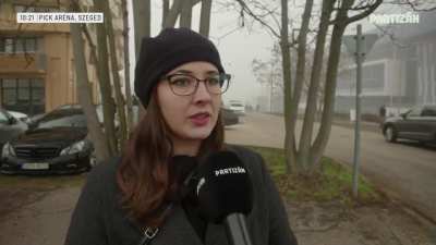 Tudom, hogy már volt youtube link verzióban a teljes interjú, viszont arra nem igazán kattint senki. De ennek a másfél perces résznek itt a helye