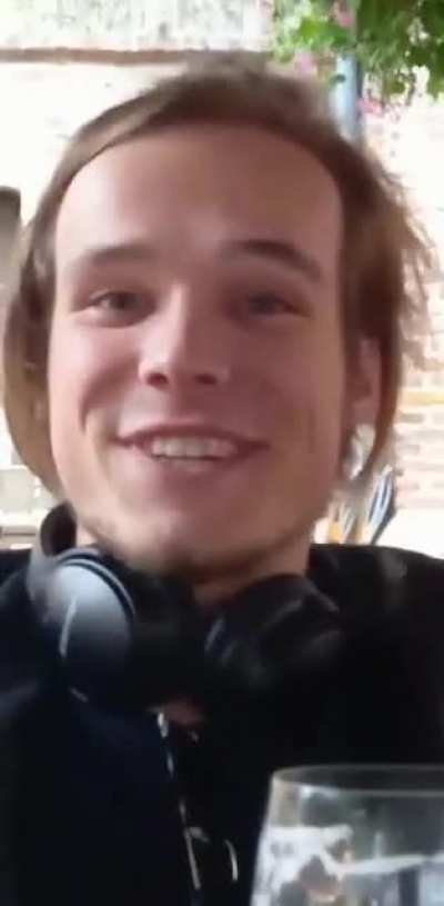 When you both know the lyrics (dutch)