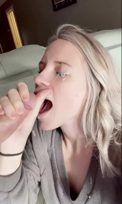 She blasts her own eye
