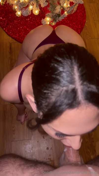 Blowjob makes ts come hard