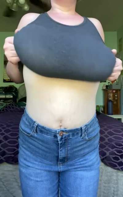 My very first Reddit titty drop. I hope you enjoy. 😝