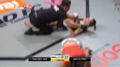 Dude looks stunned after watching Seo Hee Ham knock out Jinh Yu Frey