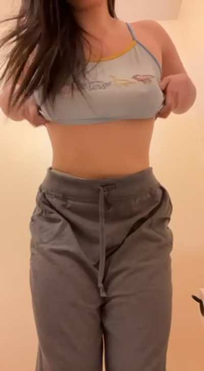 Can’t sleep so here are my tits 😁 [drop]