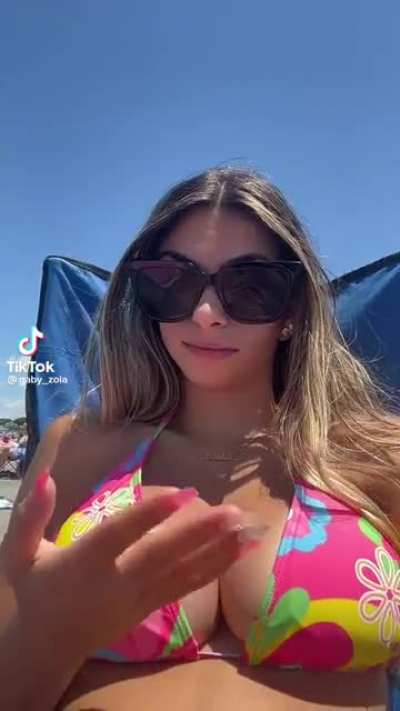 Gaby_zola