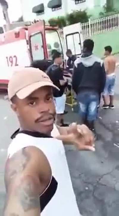 Muca bate o carro a 500 km por hora, greninja um minuto depois