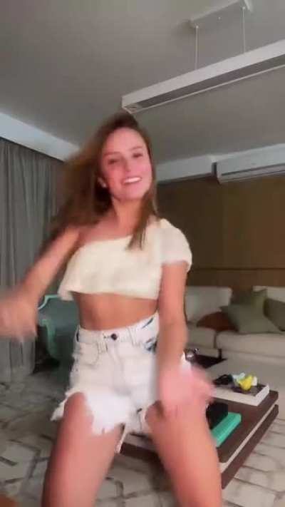 Larissa Manoela