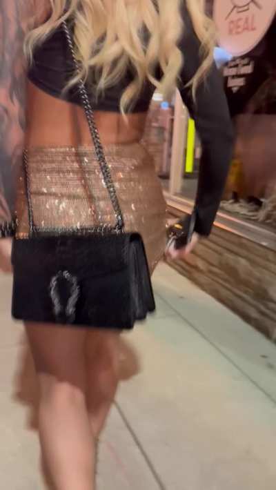 Do you prefer a public titty flash or the pussy flash?