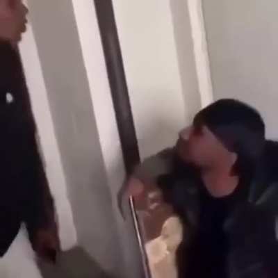 “Don’t touch me” 👋 👋👋👋👋