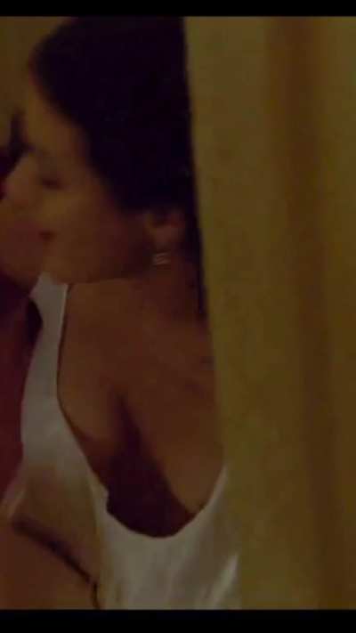 Emmanuelle Chriqui briefly flashes her nipple in The Borgias.