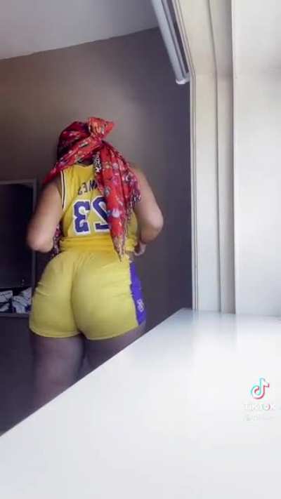 she sure dont🤯