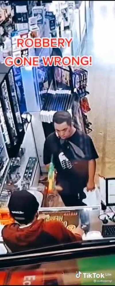 Robo armado se retrasa