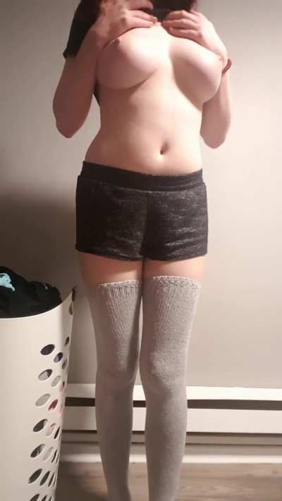 She's got nice tits! (Drop)