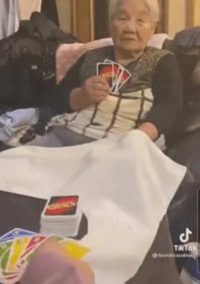 Título foi jogar Yu-Gi-Oh