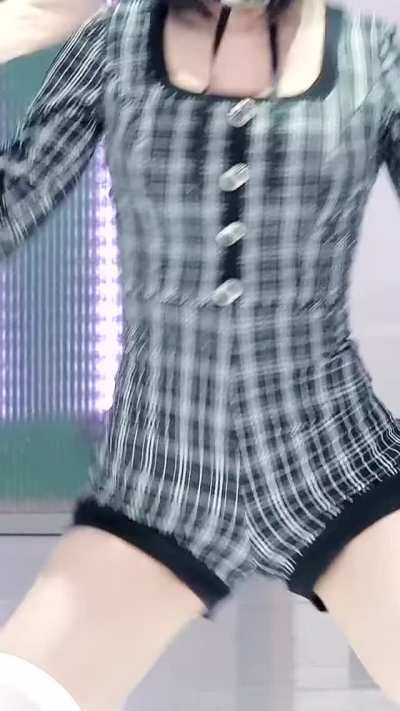 Momo - b&w checkered icsm outfit, 201029