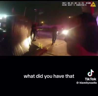 Cop pulls over speeding couple on their first date, responds to their fatal crash 15 minutes later😨