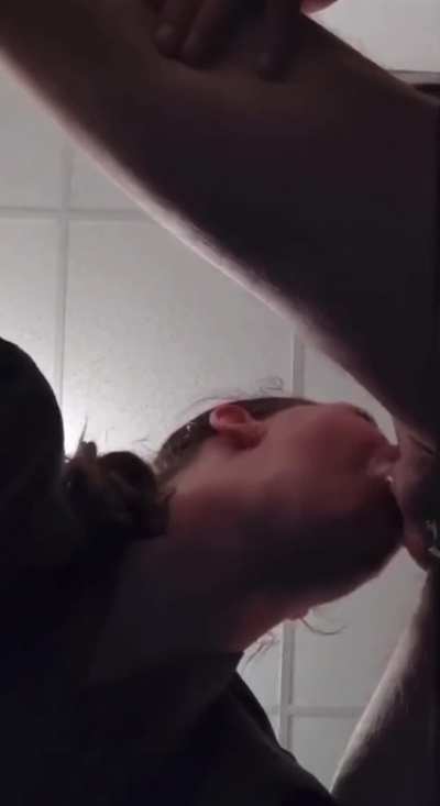I DARE you to find me a better deepthroat video… this is the greatest EVER.