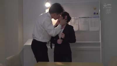 idols are came and left. but reona has the best kiss