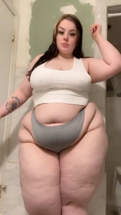 Be honest, would you date a Big girl like me?