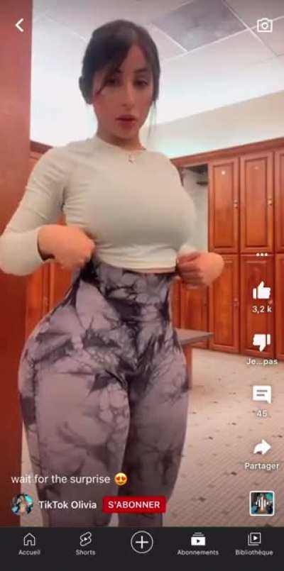Guys , can any one find her @ Name ??? Lets do it please 🙏