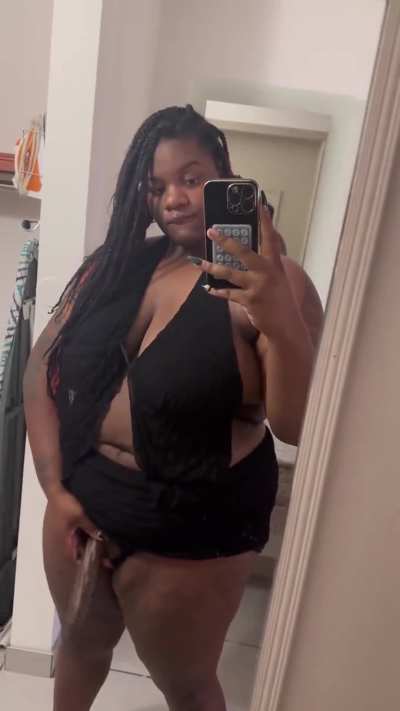X | Can you imagine being strapped by a 5’10 BBW 😩? I’ll strap down anybody, I don’t discriminate 😝Where are all my pansexuals 💖💛💙? | @Gothicgoddess2u