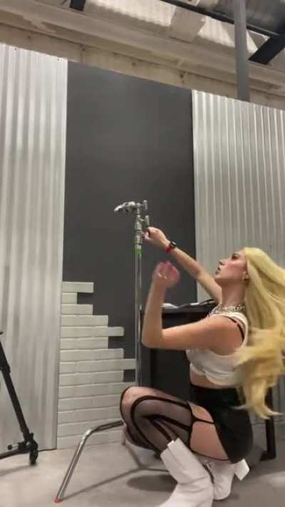 TikTok 04.06.22 (No Logo)
