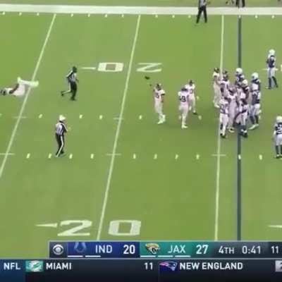 [Highlight] 6'6 Collin Johnson doing a perfect backlip in full pads