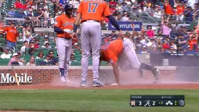 [Highlight] [Highlight] Bregman extends the Astros big inning with a bases loaded single to make it 5-2 in the 9th!