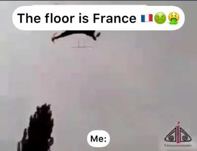 When the floor is sus 😳