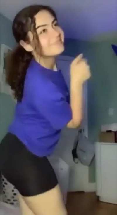 Light skinned/Mixed Girl Farting