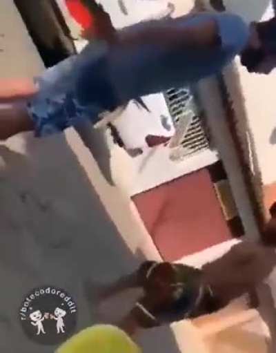 Caiu que nem bosta