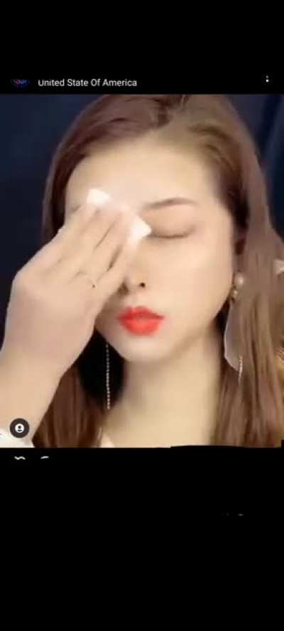 Anime kızlarının gerçek olmadığının kanıtı (video instadan kalite kötüyse kb)