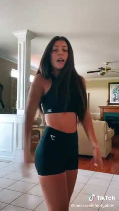 Perfect Body in the Gymshark Spandex 🍑 @gabbydalfonso