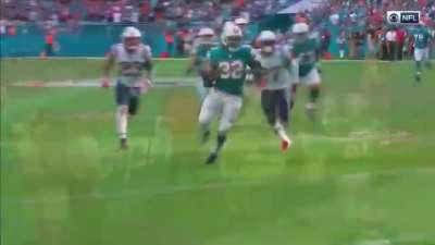 [Highlight] On this day 3 years ago, the Miami Dolphins defeated the New England Patriots 34-33 on the final play of the game. This remains the only multi-lateral game-winning touchdown in NFL history