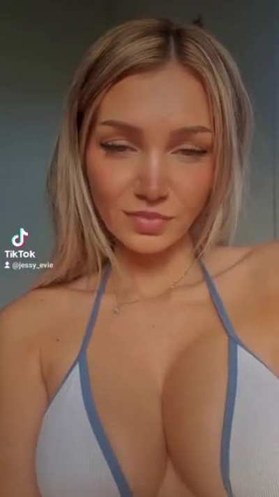 Let me be your Aussie snack