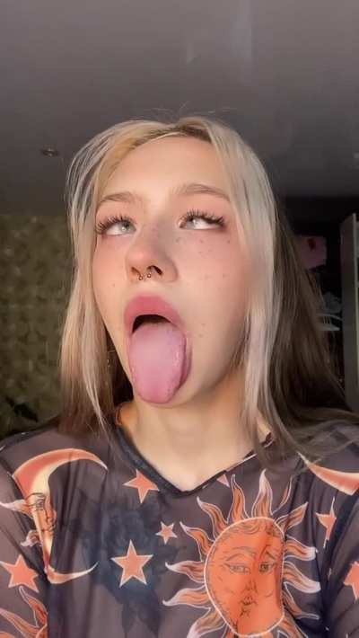 My lips are missing your cum, right?
