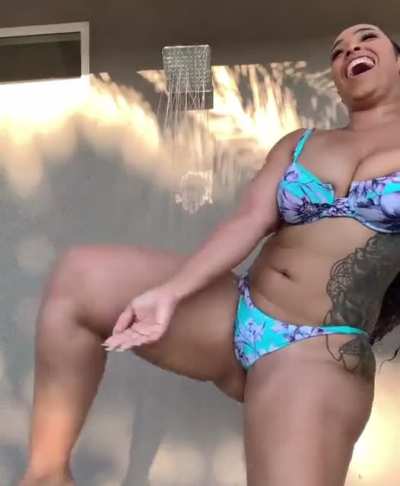 ROBYN BANKS (@rob<wbr>yn_ba<wbr>nks_)