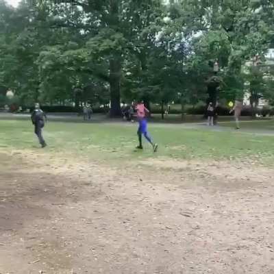 While I 360 noscope this kid’s ankles