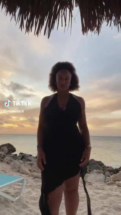 Nia Sioux 