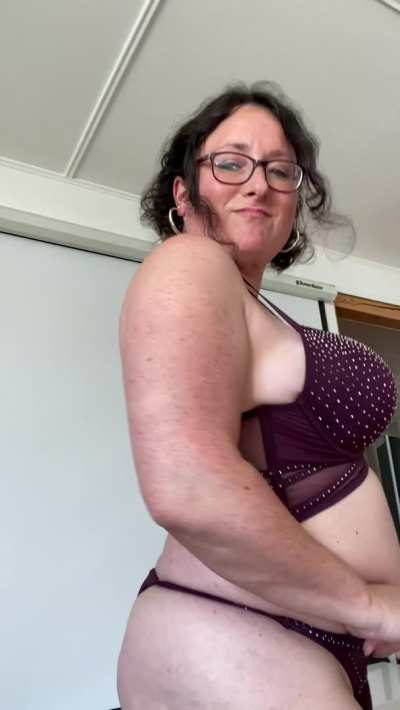 Would you eat my ass from behind if I asked nicely?
