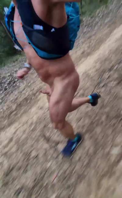 When naked hiking becomes naked trail running 🏃 💪