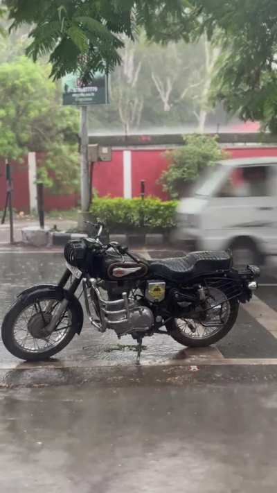 Selling my bike 2018 model (without disc, carborator one)what would be the best price