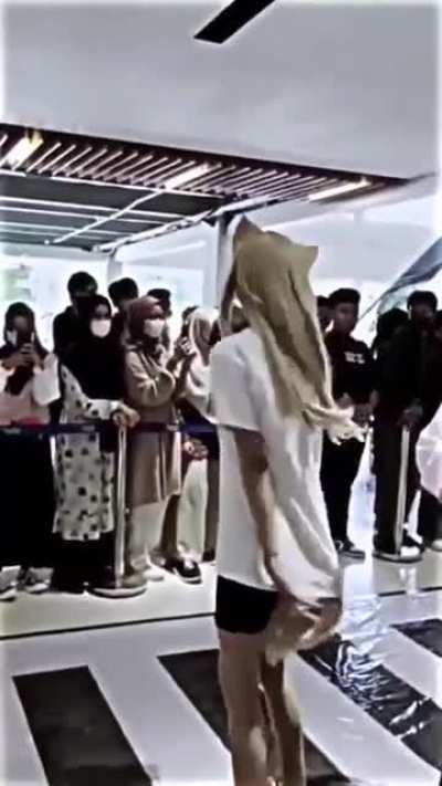 Cursed_catwalk