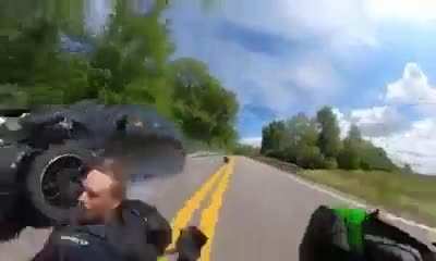 Kawasaki rider nailed from behind