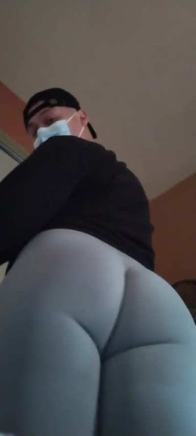Who like The way My Ass Looks in These Leggings? 🍑😉💥💣